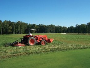 Mách cho bạn kỹ thuật chăm sóc cỏ sân golf tươi đẹp, bền bỉ theo năm tháng