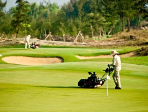 Chuyên chăm sóc cỏ sân golf uy tín TPHCM